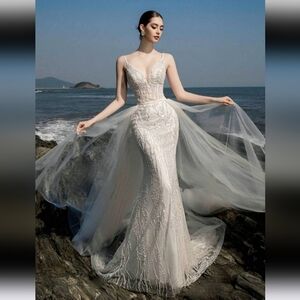 New Never Worn Wedding Dress Size 12US